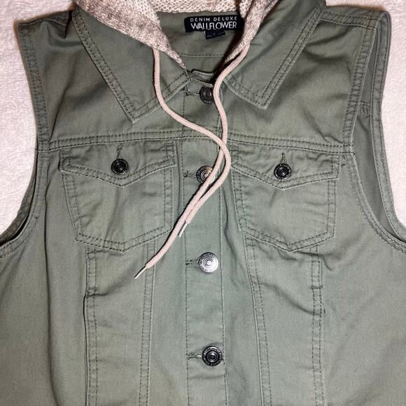 Wallflower Olive Green Denim Hooded Utility Vest Size Large - Picture 10 of 12